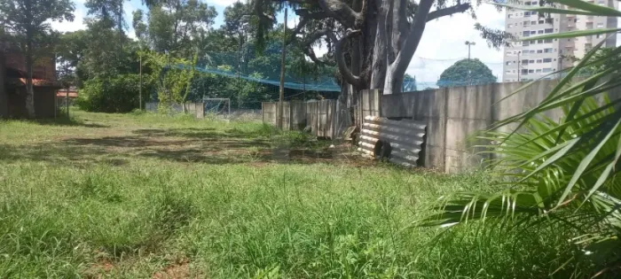 Terreno a venda no Bairro Presidente Roosevelt