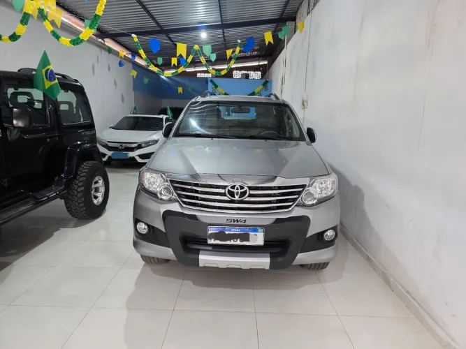 Toyota Hilux SW4 SR 4X2 2.7/ 2.7 Flex 16V Aut. 2015