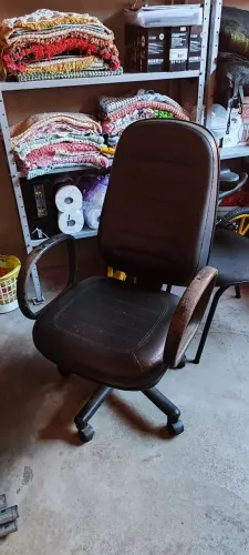 Vendo Cadeira de Escritório