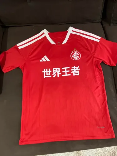 Camisa Internacional I Campeão Mundial 26/27 Personalizada N26 Bernabei. (1ª linha top)