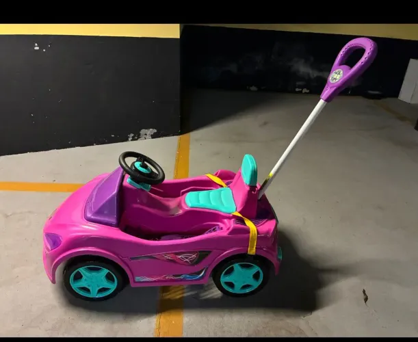 Carrinho menina MC laram