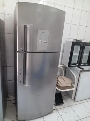 VENDO UMA GELADEIRA BRASTEMP FROS FREE 480L