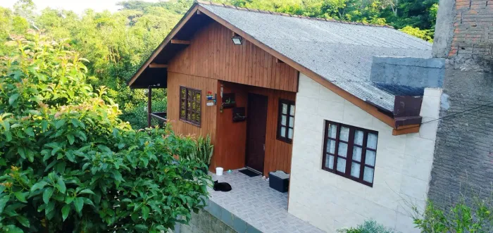 Vendo ou troco casa.