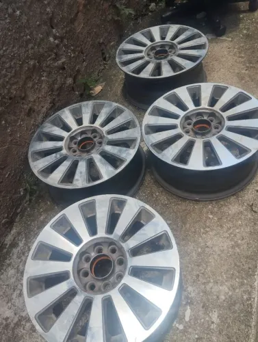 rodas e churrasqueira