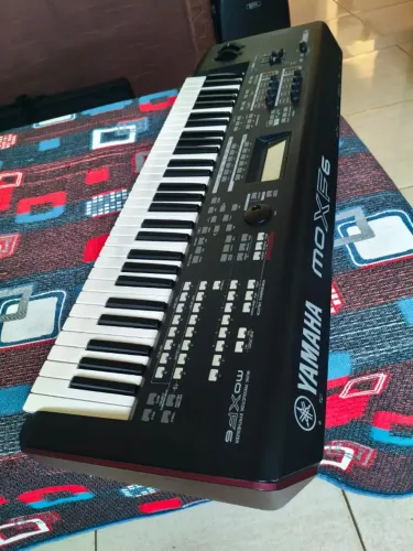 Teclado Yamaha MOXF-6 Excelente Estado de Conservação