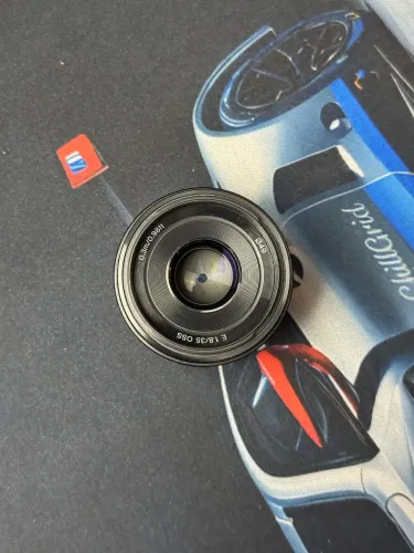 ? Lente Sony E 35mm f/1.8 OSS ? E-mount