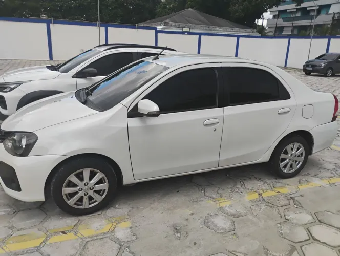 Toyota Etios X Plus Sedan 1.5 Flex 16V 4P Mec. 2020
