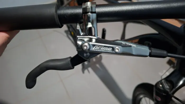 Par de freios absolute prime 2 com pastilhas shimano