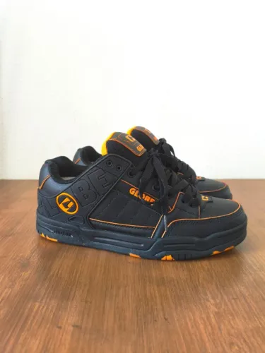 Tênis Globe Tilt Black/Orange, tamanho 42BR. y2k chunky anos 2000