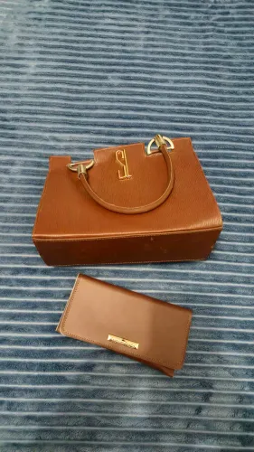 Bolsa marrom com carteira