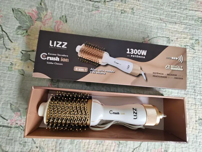 Escova secadora  modeladora ,marca Lizz Crush ion, linha Classic bivolt