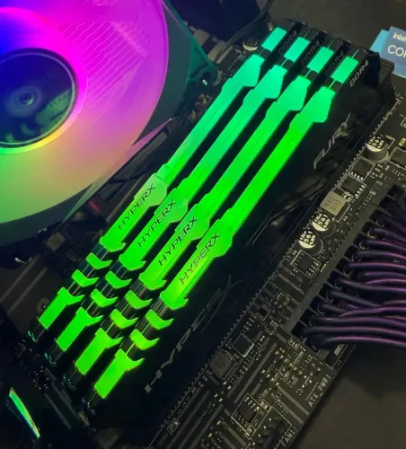 Kit Memórias DDR4 64gb(4x16) 3600MHZ Kingston Fury RGB- Loja física