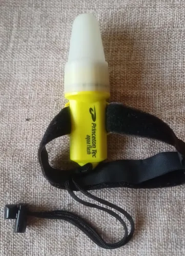 Sinalizador de mergulho Princeton Tec Aqua Flash