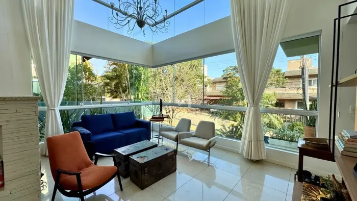Casa em condomínio com 3 suítes na Lagoa da Conceição