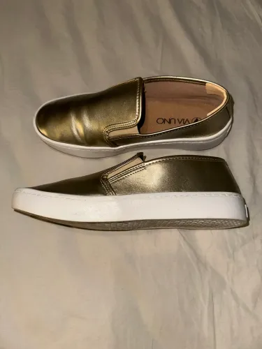 Vendo sapatilha dourada 35