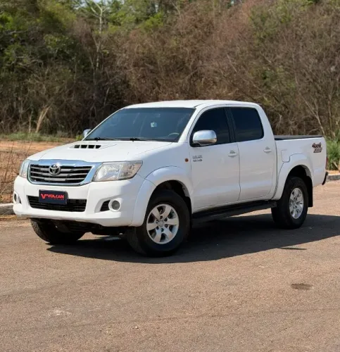 Toyota Hilux CD D4-d 4X4 3.0 TDI Dies. Mec. 2013