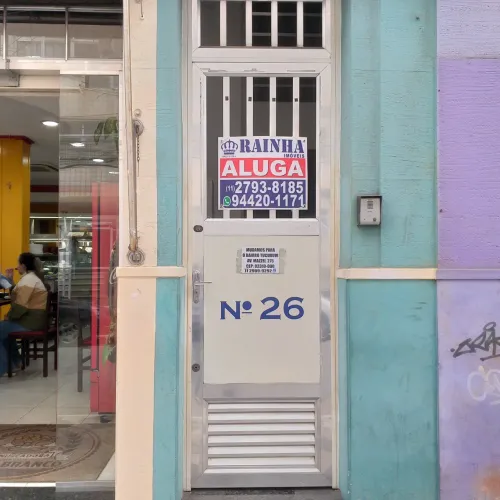 Apartamento Sobre-Loja 80 mts uteis 2 Quartos e 2 banheiros sem garagem !!