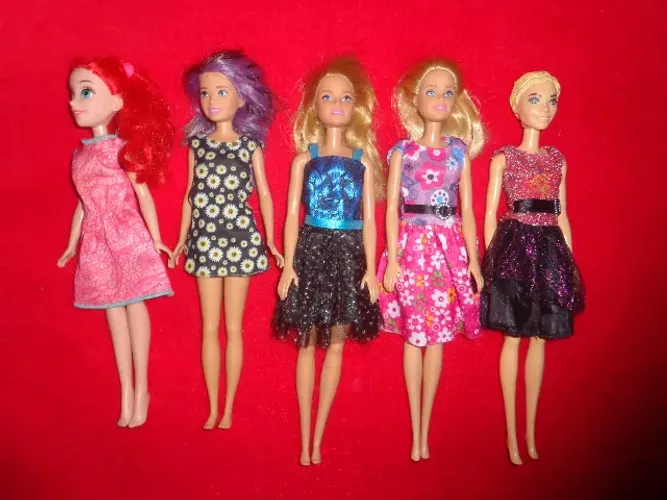Lote com 5 bonecas Barbie e Ariel