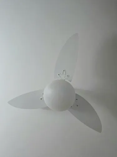 Ventilador de Teto Branco 3 Pás com Lustre Globo <br>