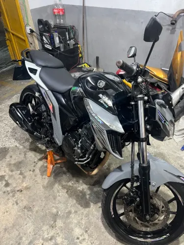 Fazer 250 preta