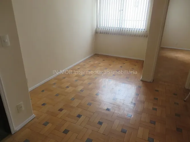 Apartamento amplo com 02 quartos, no Centro próximo a Catedral