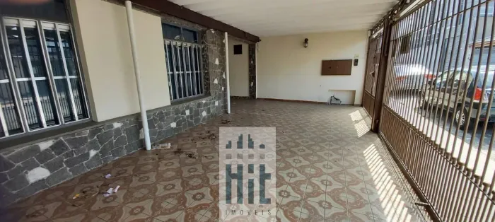 Casa para locação na Vila Moinho Velho, São Paulo-SP: 3 quartos, 2 salas, 2 banheiros, 3 v