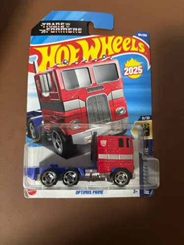 Hot wheels Optimus prime