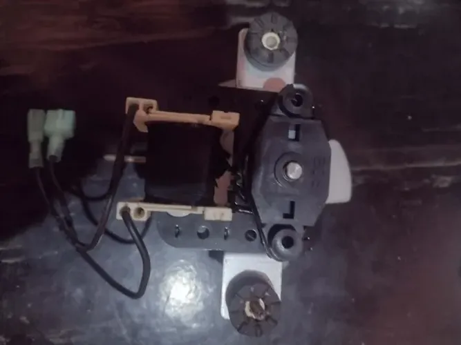 Vende se ventoinha pra geladeira 