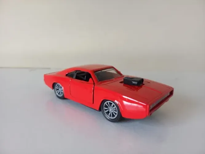 Miniatura Dodge Charger R/T 1970 Muscle Car Escala 1:36 - Portas que Abrem