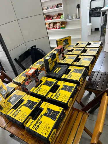 Lote de ferramentas parafusadeira e jogo de chave soquete