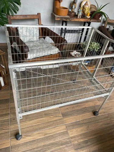 Cercado (Corredeira) para filhotes de cães e gatos.
