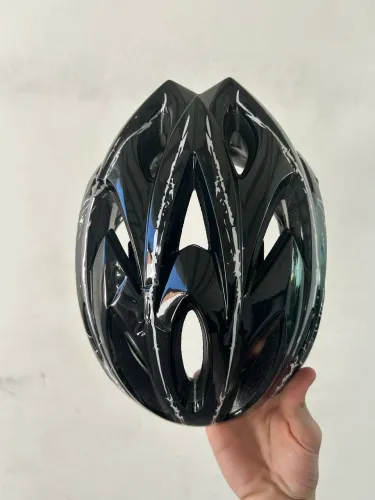 Capacete ciclista com viseira removível