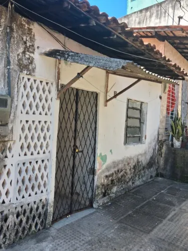 Aluga-se casa 2 quartos Fundão