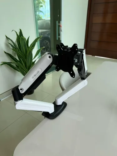 Suporte Duplo Branco para 2 Monitores com Pistão a Gás da marca IT-BLUE
