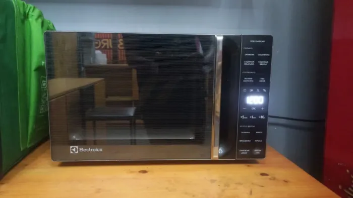Micro-ondas Electrolux 23L Espelhado (Modelo ME23S) - 220V