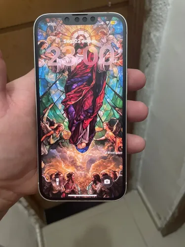 iPhone 13 branco 84% saúde de bateria