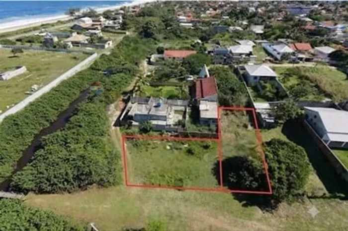 Terrenos à venda em Jaconé, 435m², a partir de R$110.000,00 por unidade.