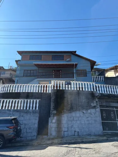 CASA AMPLA COM VISTA PANORÂMICA NO BAIRRO DOS ARTISTAS ? 5 QUARTOS