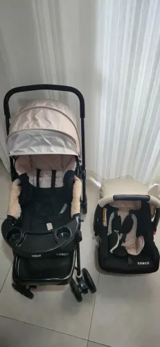 Carrinho é bebê conforto Cosco