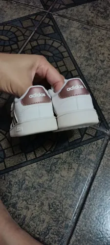 Tênis Adidas
