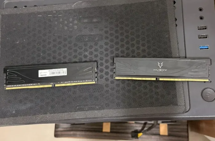 2x Memória RAM Husky Gaming DDR4 16GB (32GB no total)