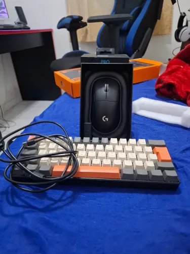 Kit Mouse Logitech Pro Superlight & Teclado Mecânico Gamer