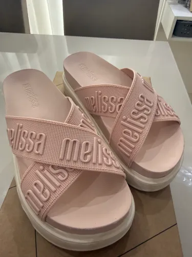 Vendo Melissa original usada uma vez