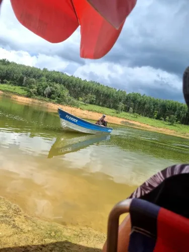 Barco + carretinha + motor mercury 25 hp pro
