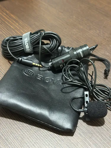 Microfone de Lapela Boya