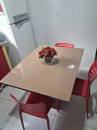 Mesa de jantar (Sem cadeiras)