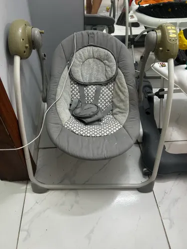 Cadeira de bebê automática 