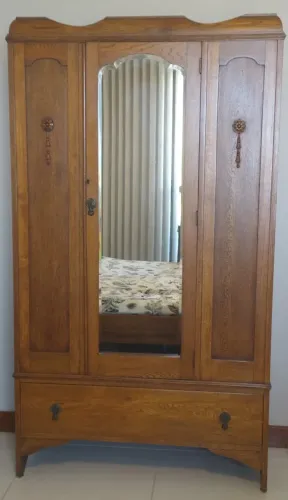 Guarda Roupa Carvalho Inglês, Espelho E Gaveta. Ano 1920