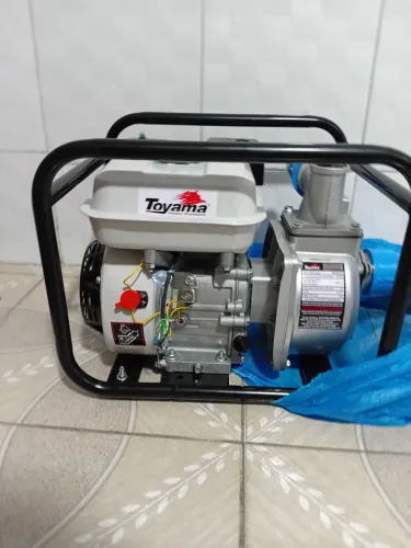 motorbomba Toyama nova na caixa