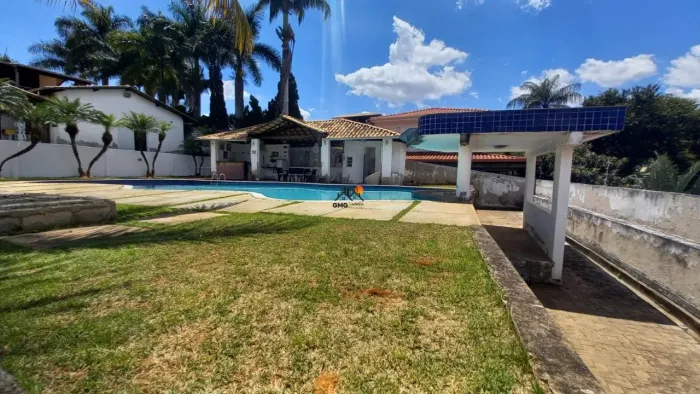 Excelente Casa em Lote de 1.000 m²